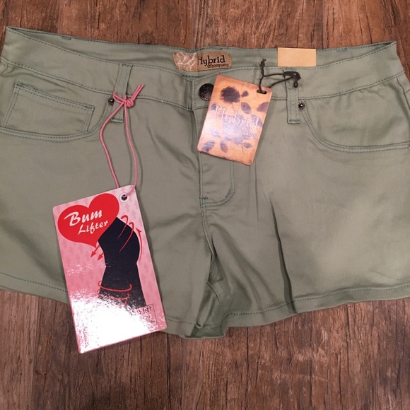 Size 15 hybrid shorts - Picture 1 of 4